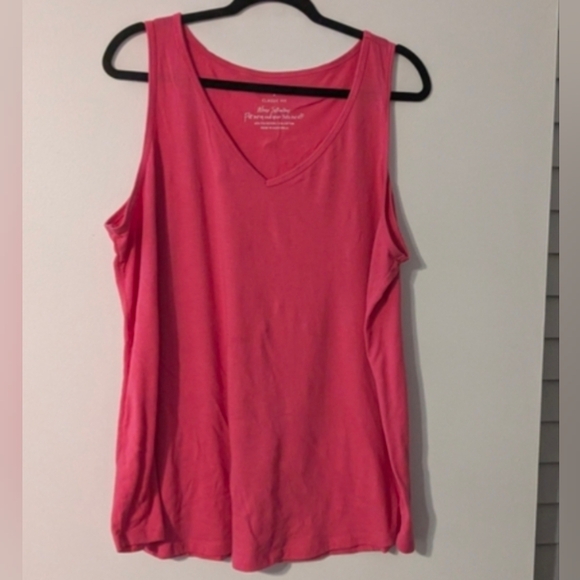 torrid Tops - Torrid Coral V-Neck Classic Fit Tank Top Size 2 (18/20)